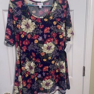 LulaRoe Perfect-T